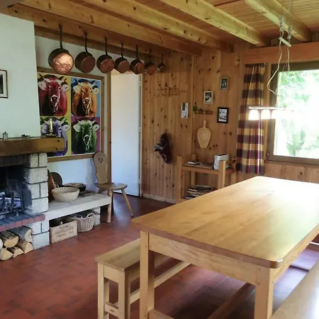 Chaleureux Pour 10 Personnes Avec Cheminee Et Internet, Proche Des Pistes - Fr-1-342-224 Σαλέ *